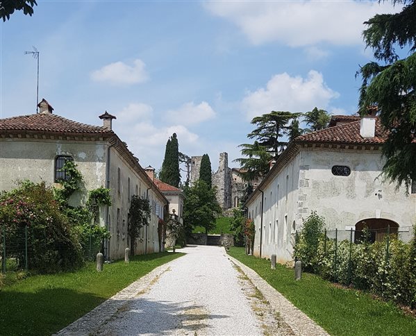 castello di Moruzzo